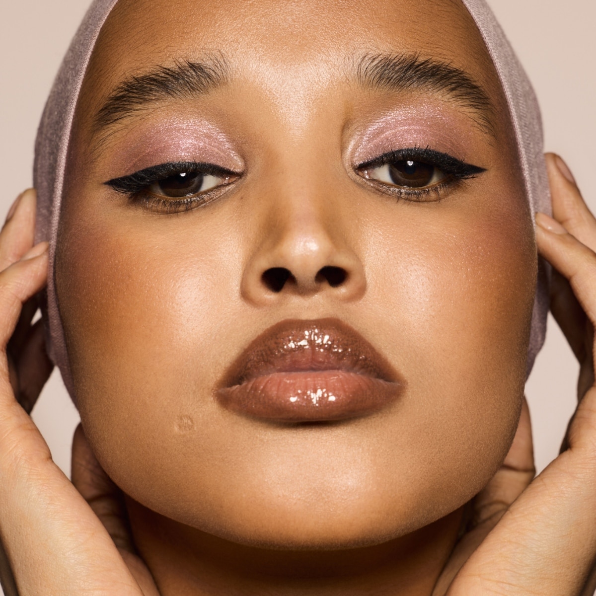 FLYPENCIL LONGWEAR PENCIL EYELINER (DELINEADOR DE OJOS)